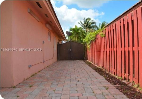 13817 SW 154th St, Unincorporated Dade County, Florida 33177, image 2