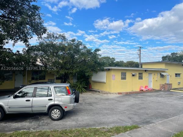 Dixianna Villas, 12610 NE 11th Ave, North Miami, Florida 33161, image 2