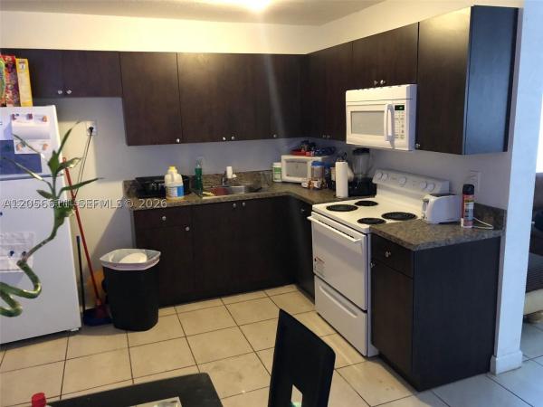 2735 NW 27th St, Unincorporated Dade County, Florida 33142, image 3