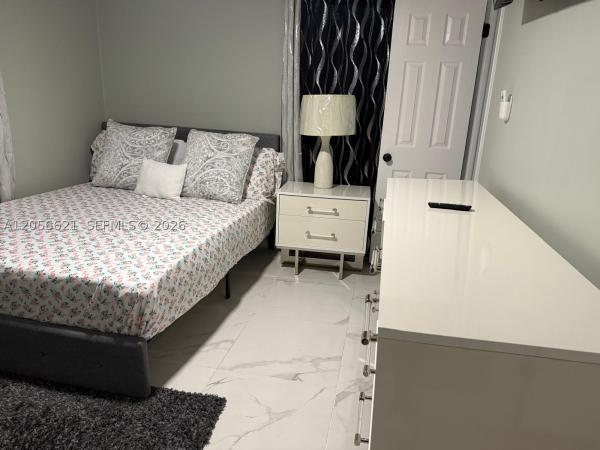 Jillshar Darrylcar, 940 NE 155th Ter, North Miami Beach, Florida 33162, image 1