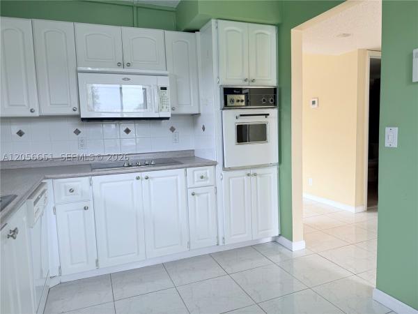 Racquet Club At Bonaventure, 435 Lakeview Dr #201, Weston, Florida 33326, image 2