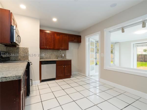 Lake Ridge, 1125 NE 10th Ave, Fort Lauderdale, Florida 33304, image 3
