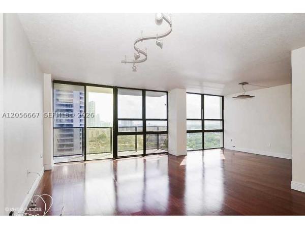Charter Club, 600 NE 36th St #1817, Miami, Florida 33137, image 3