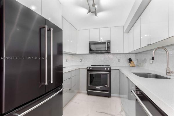 Maison Grande, 6039 Collins Ave #1527, Miami Beach, Florida 33140, image 3