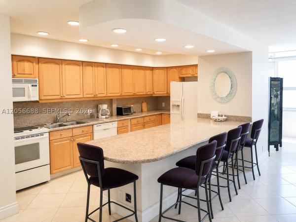 Lanai, 10210 Collins Ave #303, Bal Harbour, Florida 33154, image 2
