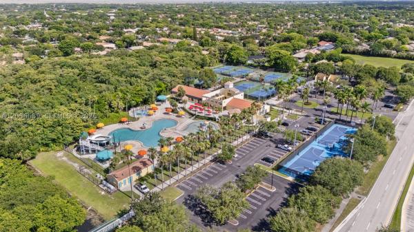 927 Coral Club Dr, Coral Springs, Florida 33071, image 2