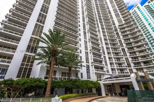 Carbonell, 901 Brickell Key Blvd #3004, Miami, Florida 33131, image 2