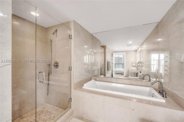 Icon Brickell Tower 2, 495 Brickell Ave #3702, Miami, Florida 33131, image 1
