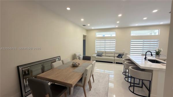 Vista Meadows, 692 Maplewood Ct, Weston, Florida 33327, image 2