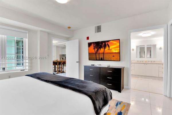 The Carlyle Deco Hotel, 1250 Ocean Dr #2N, Miami Beach, Florida 33139, image 1