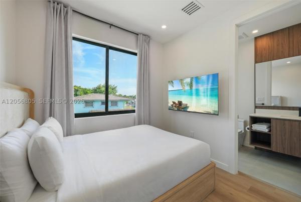 Lawrence Estates Land, 984 SW 10th St #1, Miami, Florida 33130, image 3