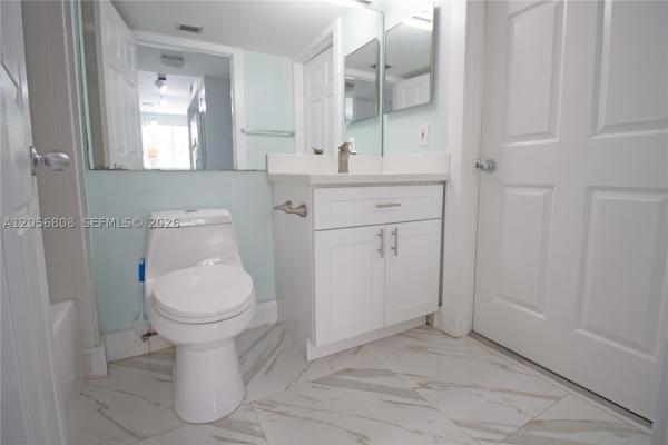 Royal Grand, 2600 S University Dr #228, Davie, Florida 33328, image 2