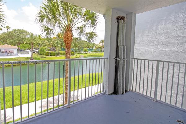 Royal Grand, 2600 S University Dr #228, Davie, Florida 33328, image 3