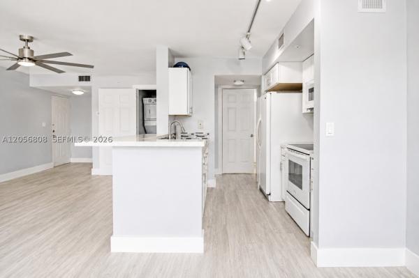 Royal Grand, 2600 S University Dr #228, Davie, Florida 33328, image 1