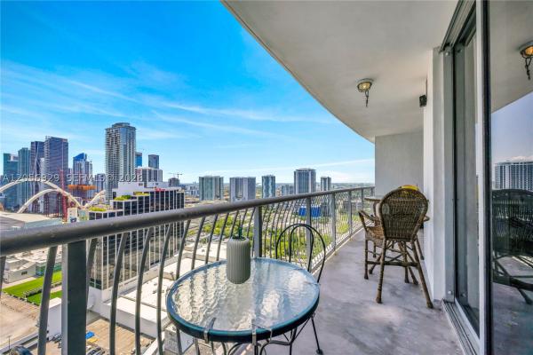 Opera Tower, 1750 N Bayshore Dr #3310, Miami, Florida 33132, image 3
