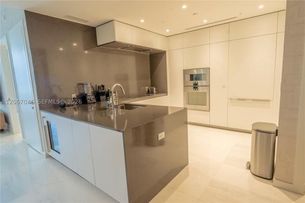300 Biscayne Boulevard Way #3109W, Miami, Florida 33131, image 2