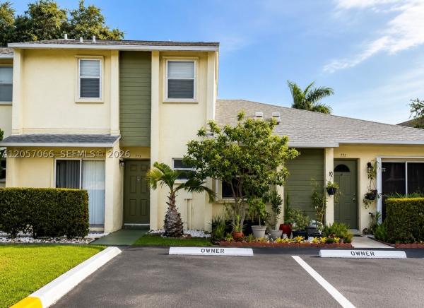 Crystal View Townhomes, 773 Crystal Lake Dr, Deerfield Beach, Florida 33064, image 2