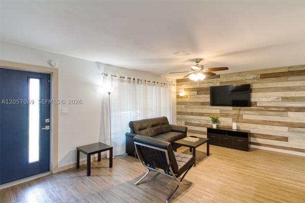 Lakeview Heights, 3039 Grant St, Hollywood, Florida 33021, image 2