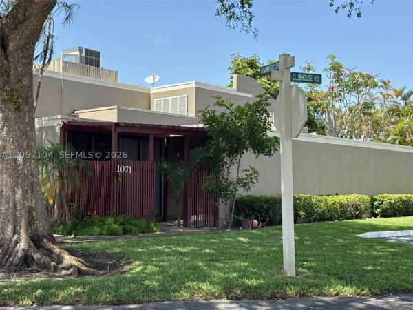 Villas West, 1071 Windward Dr, Pembroke Pines, Florida 33026, image 2