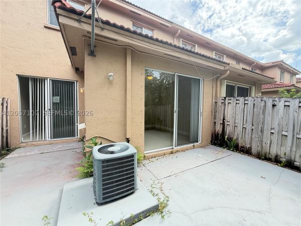 Southwood Townhomes, 7663 N Southwood Cir, Davie, Florida 33328, image 3