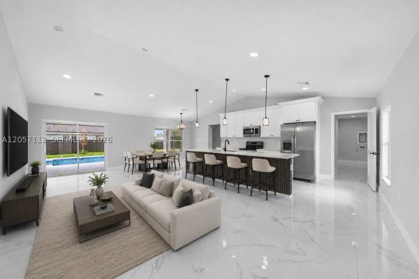 Cape Coral, 1013 NE 14th Ter, Cape Coral, Florida 33909, image 3