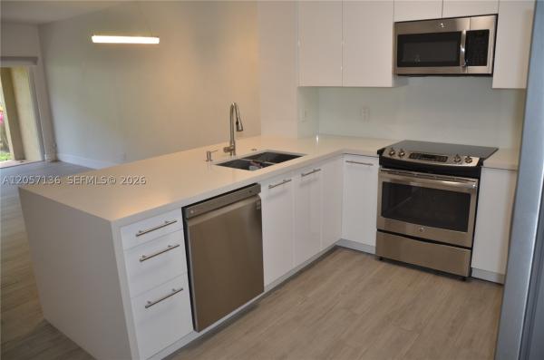 Pelican Pointe, 351 SW 121st Ave, Pembroke Pines, Florida 33025, image 1