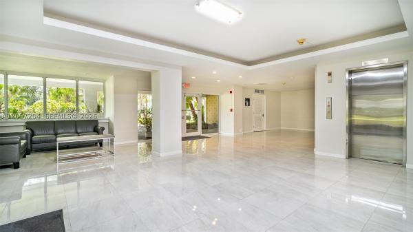 Crandon Tower, 555 Crandon Blvd #71, Key Biscayne, Florida 33149, image 1