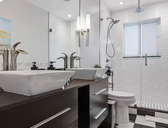 Beach Heights, 561 NE 172nd St, North Miami Beach, Florida 33162, image 2