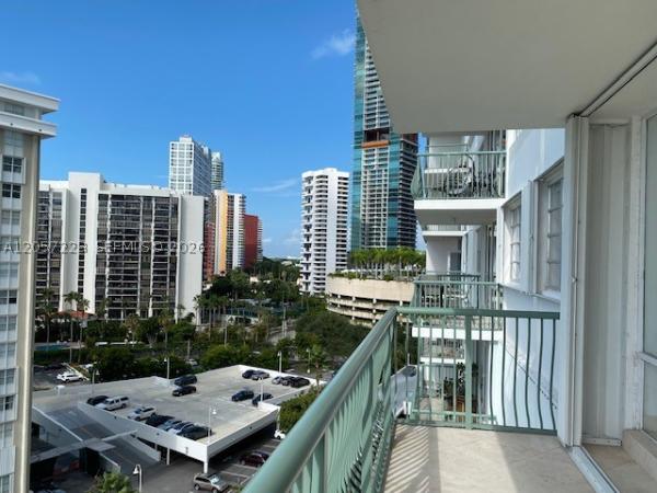 Brickell Bay Tower, 1408 Brickell Bay Dr #1009, Miami, Florida 33131, image 1