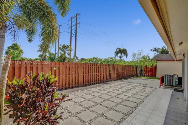 11529 SW 133rd Ter, Unincorporated Dade County, Florida 33176, image 3