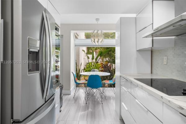 Golden Pointe, 3750 NE 209th Ter, Aventura, Florida 33180, image 3