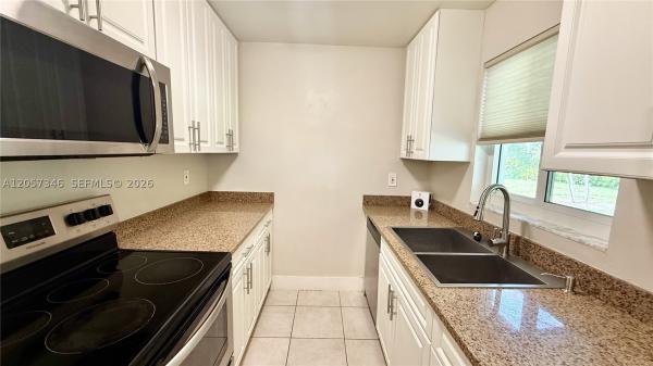 Plantation Court, 320 Holloway Dr, Plantation, Florida 33317, image 3