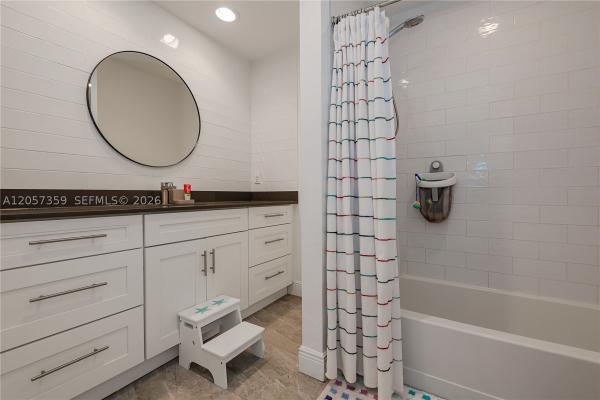 1066 NE 35th St, Oakland Park, Florida 33334, image 1