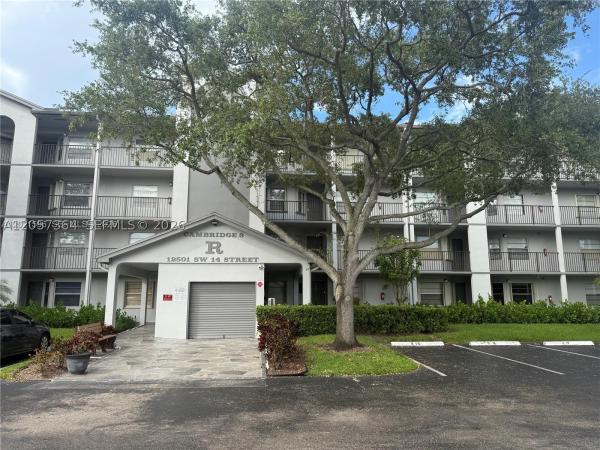 Cambridge At Century Village, 12501 SW 14th St #314R, Pembroke Pines, Florida 33027, image 2