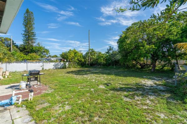 Lauderdale Manors, 1207 Chateau Park Dr, Fort Lauderdale, Florida 33311, image 2
