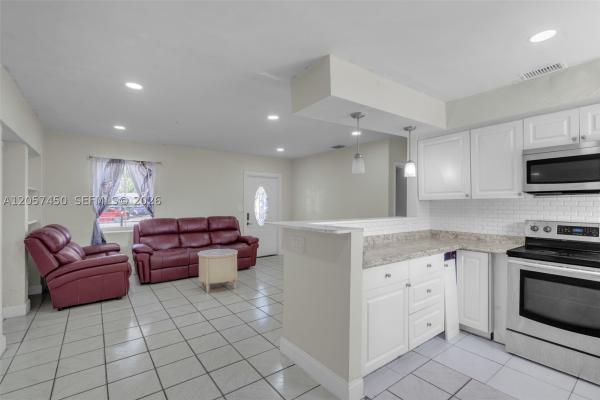 Lauderdale Manors, 1207 Chateau Park Dr, Fort Lauderdale, Florida 33311, image 3