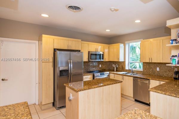 Bay Harbor Islands Residential, 9520 E Broadview Dr, Bay Harbor Islands, Florida 33154, image 2