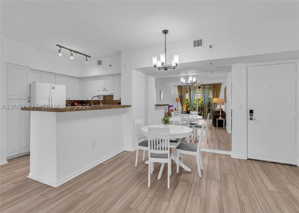 The Yacht Club At Aventura, 19501 E Country Club Dr #9101, Aventura, Florida 33180, image 2