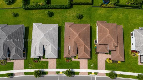 5028 Gambero Way, Naples, Florida 34142, image 1