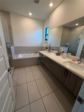 Pinnacle At Park Central, 10218 NW 76th Ter, Doral, Florida 33178, image 2