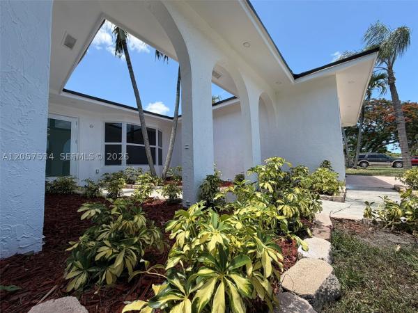 Rainbow Lakes, 2210 NW 93rd Ave, Pembroke Pines, Florida 33024, image 3