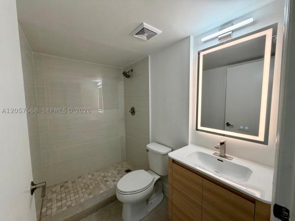 Lakewood At Emerald Hills, 3690 N 56th Ave #906, Hollywood, Florida 33021, image 2