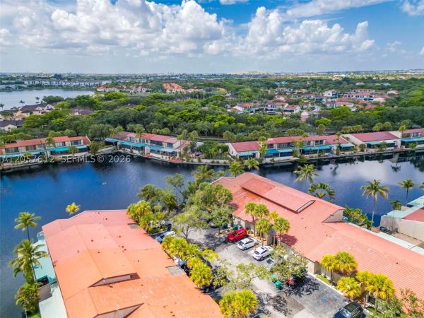 Lake Sandra, 8350 Dundee Ter, Miami Lakes, Florida 33016, image 2