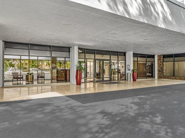 Ten Thousand Plaza, 10000 W Bay Harbor Dr #201, Bay Harbor Islands, Florida 33154, image 3