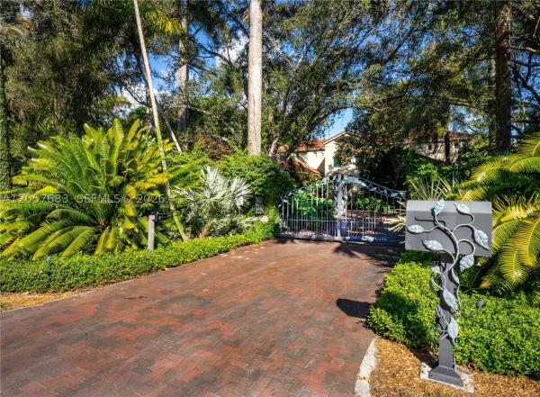 4867 SW 82nd St, Unincorporated Dade County, Florida 33143, image 2