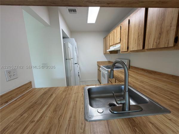 411 NW 100th Pl #201, Pembroke Pines, Florida 33024, image 2