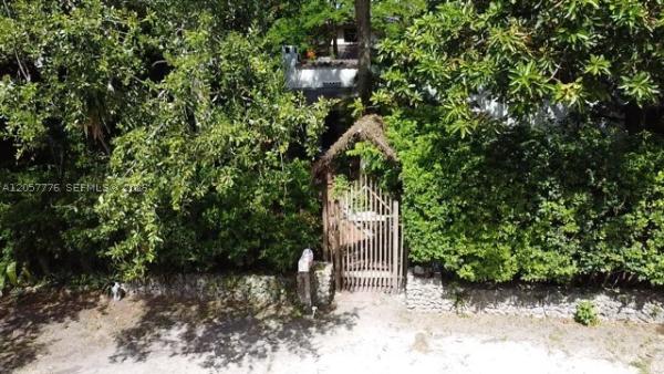 Douglas Circle, 3564 Linden Ln, Miami, Florida 33133, image 1