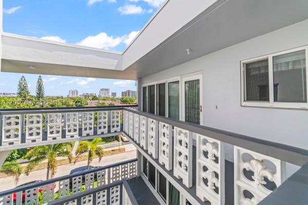 1818 Rodman St #4A, Hallandale Beach, Florida 33020, image 2