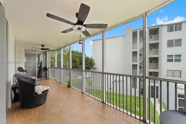1690 NE 191st St #302-1, Unincorporated Dade County, Florida 33179, image 2