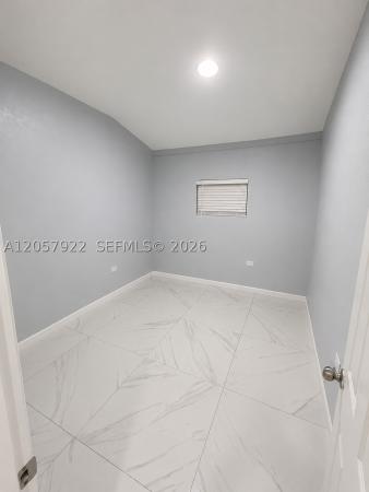 552 NE 161st St, Unincorporated Dade County, Florida 33162, image 2